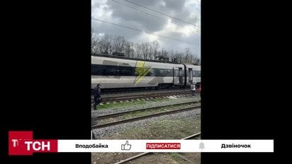 Аварія з поїздом до Польщі: “Інтерсіті+” зіткнувся з тепловозом