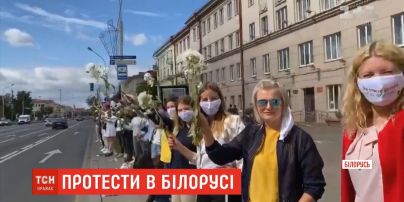 В Беларуси нарастает волна протестов: днем люди мирно митингуют, а ночью перекрывают дороги