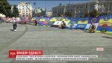 В Харькове в День почета развернули флаг единства