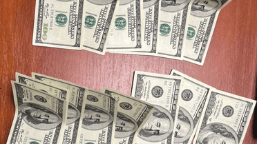 На Одещині продавали фальшиві долари _4 / © Національна поліція України