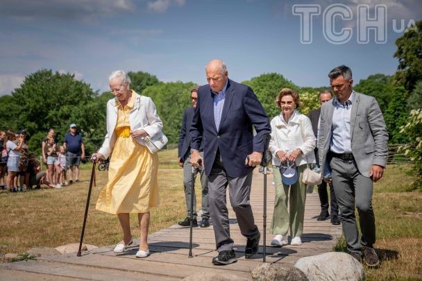 Маргрете II, король Харальд V, королева Соня / © Getty Images