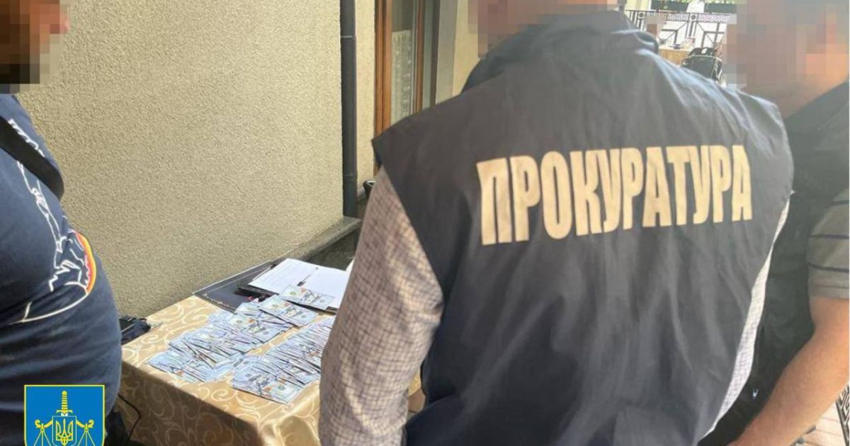 Киянин переправляв чоловіків за кордон за 18 тис. доларів під виглядом волонтерів (фото)