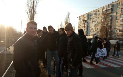 В Одессе жители перекрыли две дороги из-за отсутствия отопления