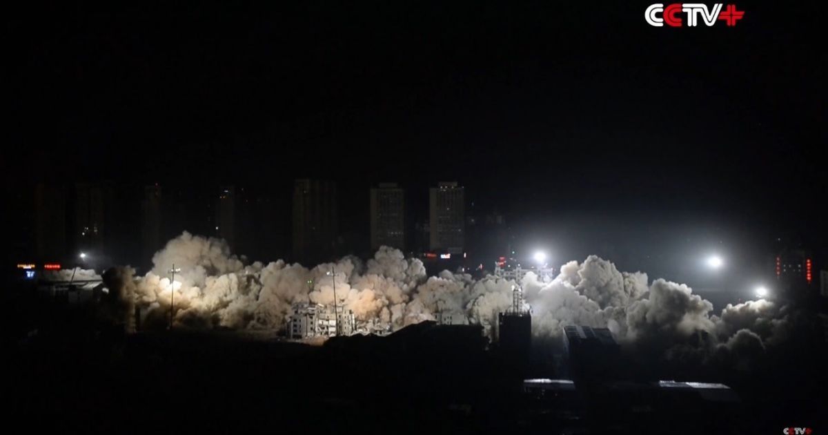 У Китаї підірвали 19 багатоповерхівок: під нову забудову очистили площу 20 футбольних полів