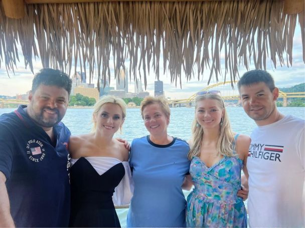 Ірина Федишин з родиною / © instagram.com/irynafedyshyn