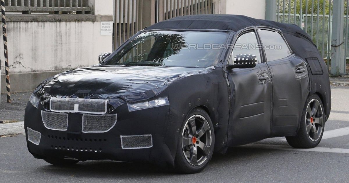 Maserati вывела на тесты кроссовер Levante в серийном кузове