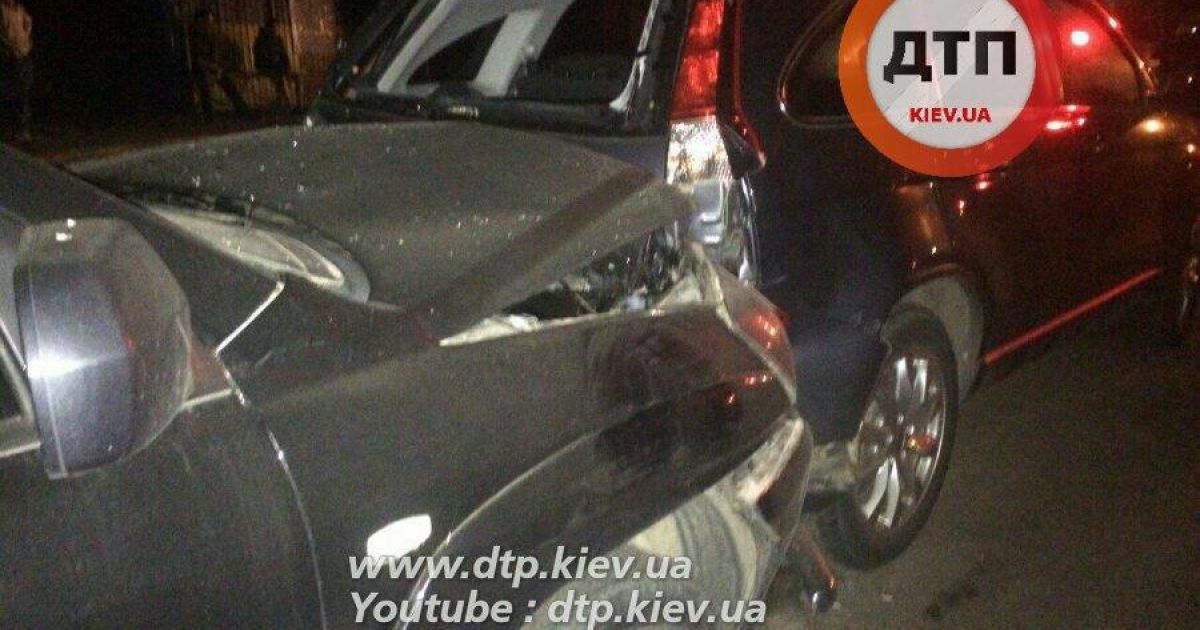 Масштабна ДТП під Києвом: п'яний водій протаранив чотири авто