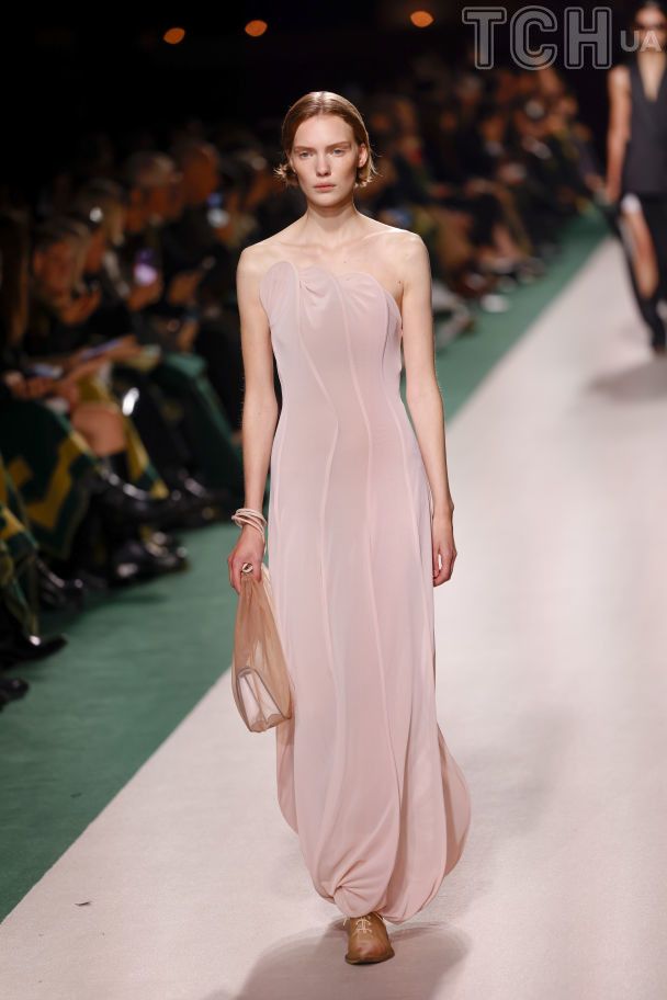 Коллекция Victoria Beckham весна-лето 2025 / © Associated Press