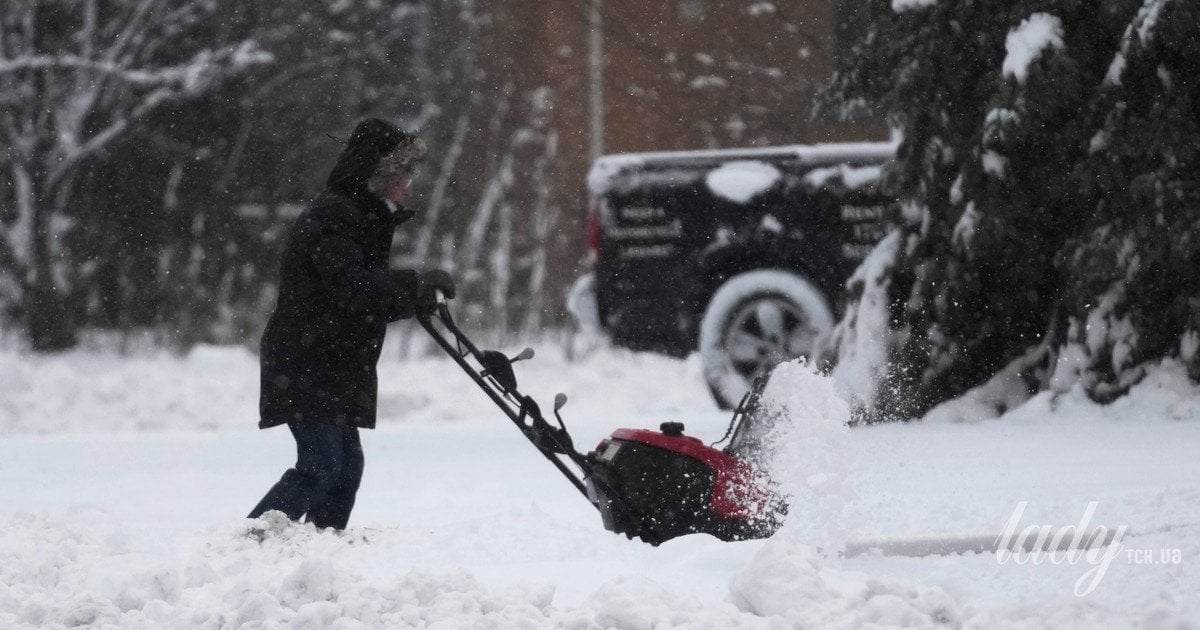 Як чистити сніг і не зірвати спину