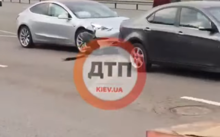 У Києві сталася ДТП з чотирма авто: відео