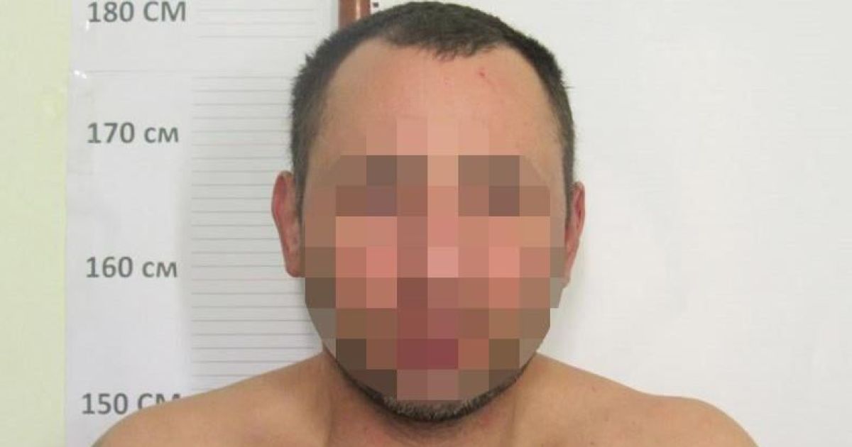 У Києві чоловік протягом декількох років ґвалтував двох неповнолітніх падчерок