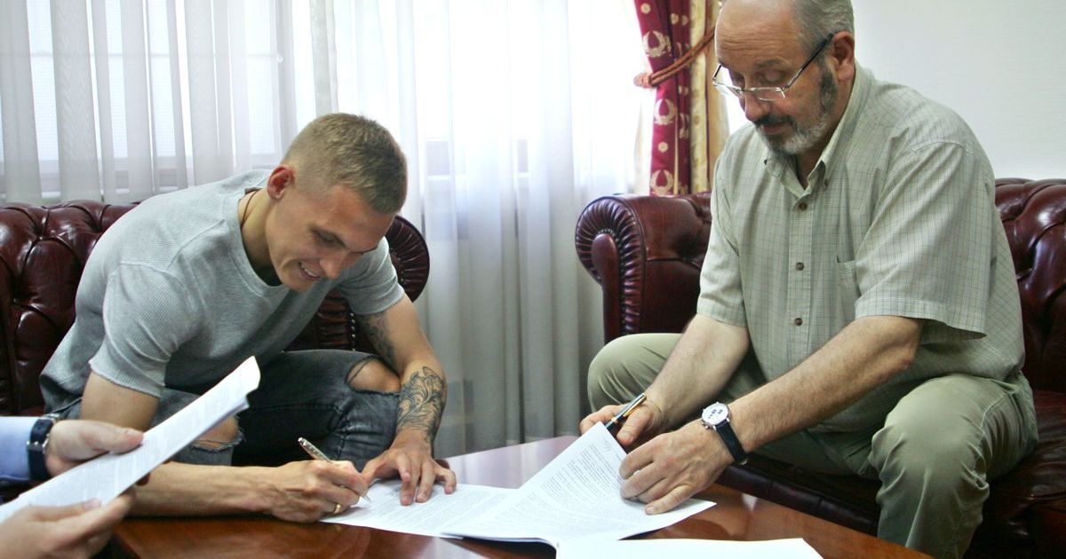 "Динамо" продлило контракт с основным центральным полузащитником