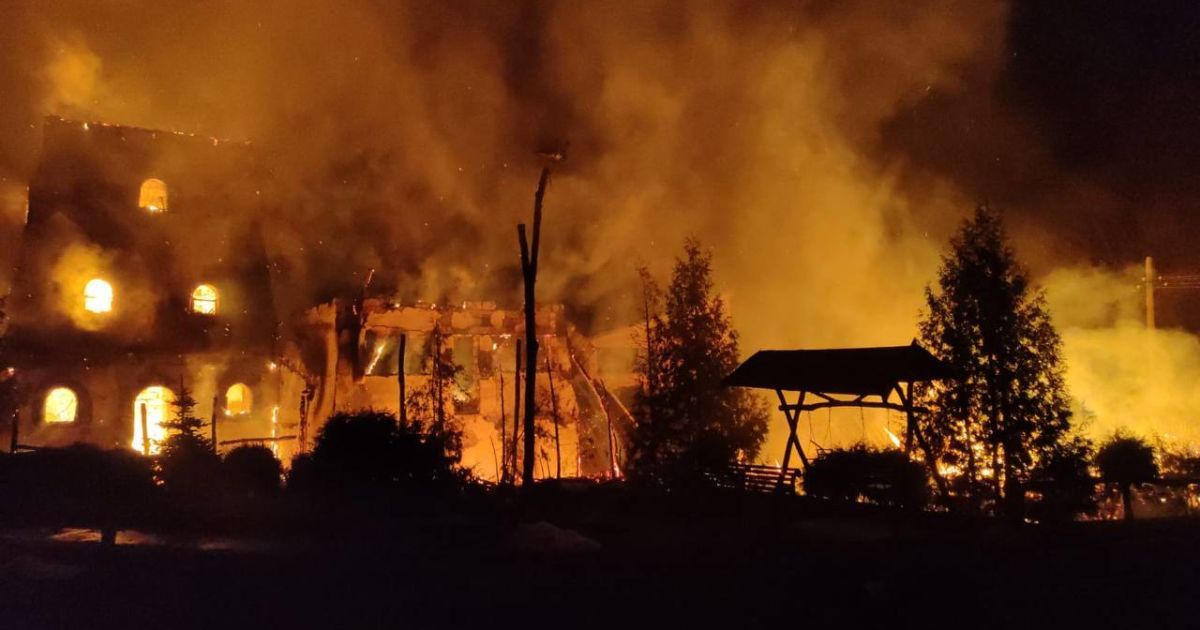 Пожежа у Зміївській громаді Харківщини внаслідок атаки дронами в ніч проти 9 лютого