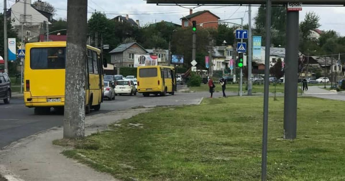 Украл ключи от автобуса, где были люди: во Львове подрались два водителя маршруток