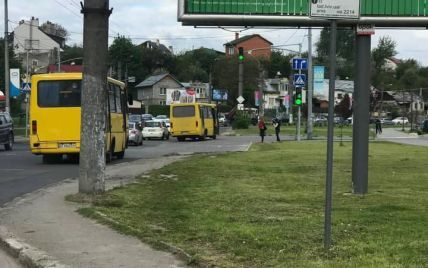 Украл ключи от автобуса, где были люди: во Львове подрались два водителя маршруток