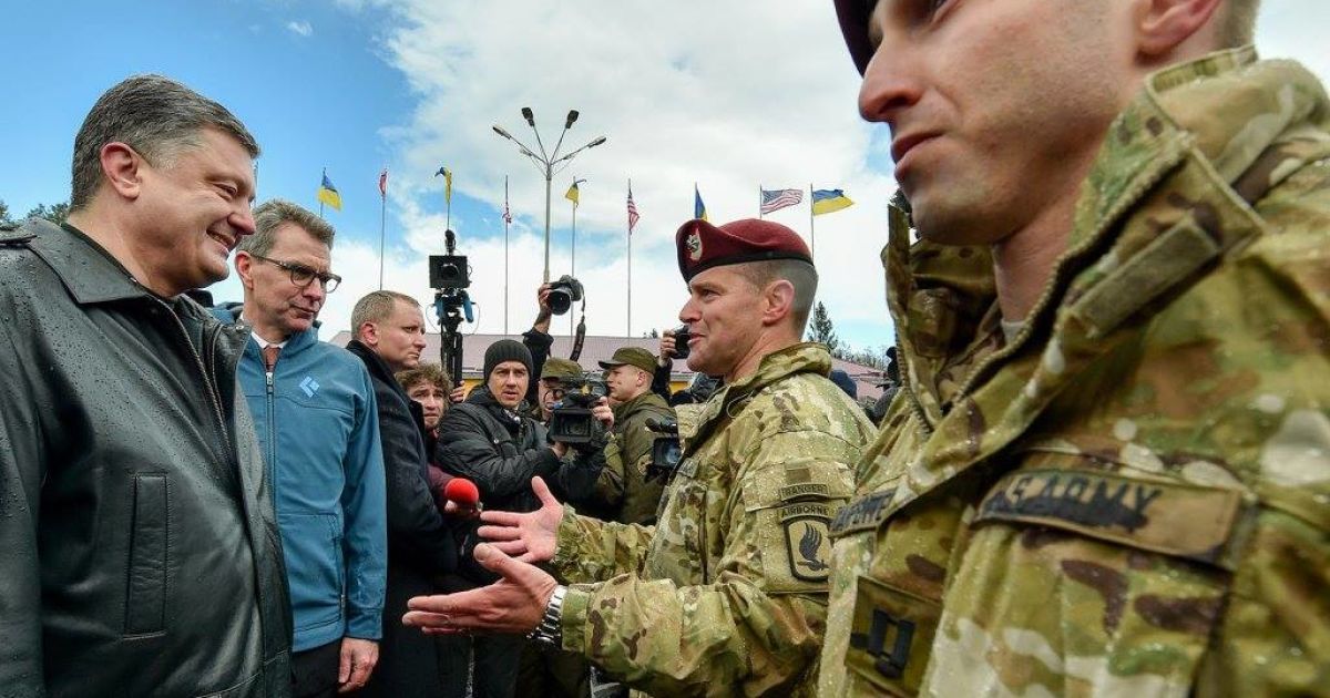 Президент України зустрівся з військовими / © Instagram/lana_vihrova