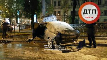 На бульварі Шевченка сталася ДТП. / © facebook.com/dtp.kiev.ua