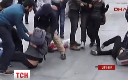 У Туреччині кийками та газом розігнали ходу пам'яті жертв суботнього теракту