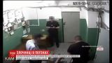 В Харькове задержали полицейских, которые незаконно задерживали людей и выбивали из них взятки