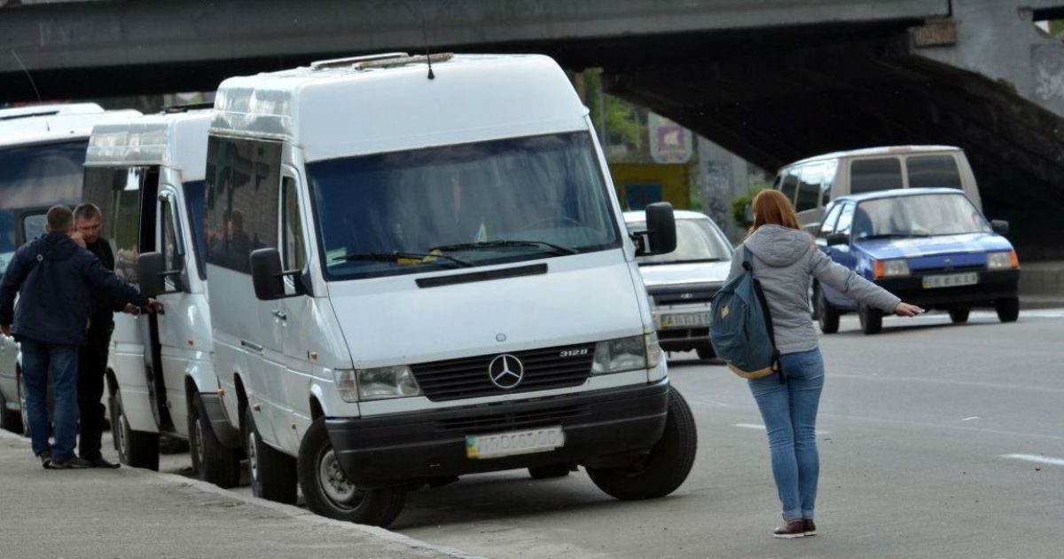 Война маршрутчиков и попутчиков на Киевщине: перевозчики жалуются на большие убытки