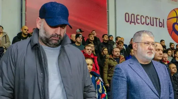 Тимур Міндіч та Ігор Коломойський під час матчу баскетбольних команд Дніпра та Одеси 2020 року / © Думская