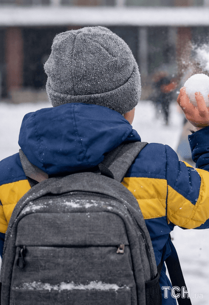 Гра в сніжки