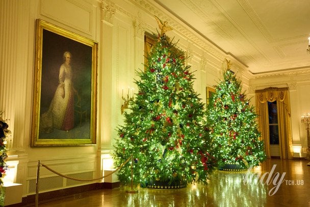 Меланія Трамп прикрасила Білий дім до Різдва 2025 року / © Associated Press