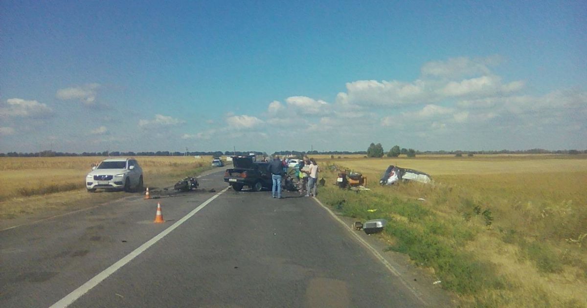 В Киевской области произошло масштабное ДТП: есть погибшие и пострадавшие