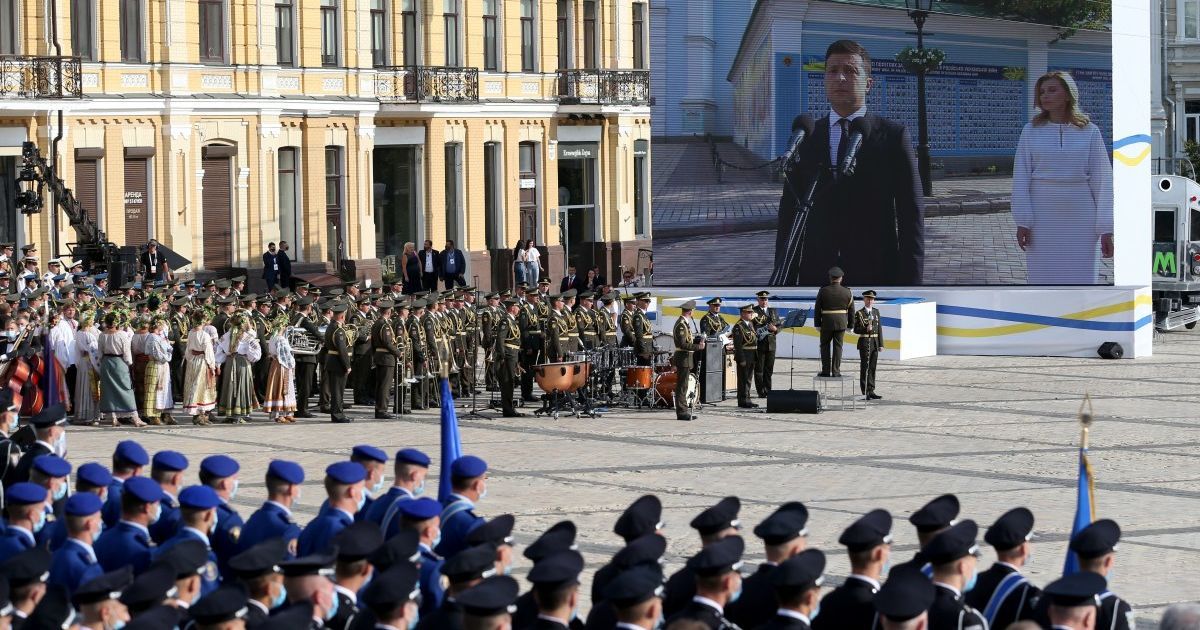Зеленський привітав українців з Днем Незалежності: повний текст промови