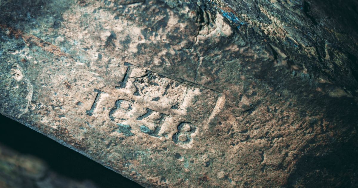 У Мережі з'явилися фото однієї з найдавніших річок Києва Глибочиці, яка нині закута у колектор