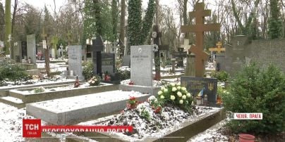 Останки українського поета Олександра Олеся та його дружини перевезуть в Україну