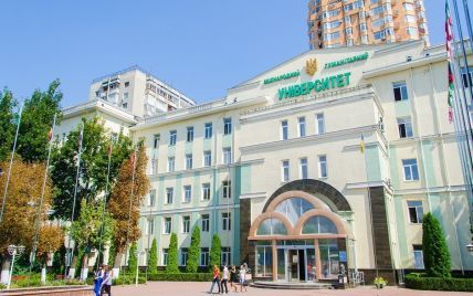 В Одеському університеті викладач історії на парах розповідає студентам, що Україну придумали "польські масони"