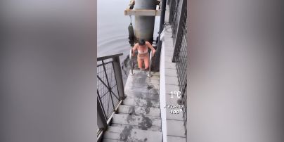 Маша Ефросинина после бани окунулась в Днепр