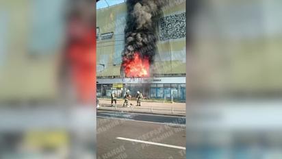 У Києві загорілась будівля біля Gorodok Gallery