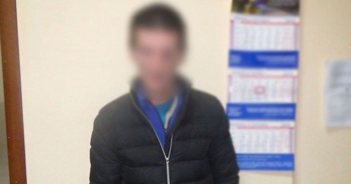 У Києві поліцейські затримали чоловіка за підозрою у нанесенні тяжких тілесних ушкоджень співмешканці