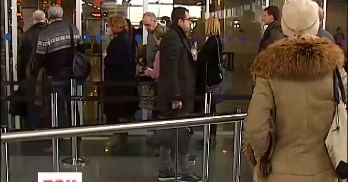 Сотрудник службы безопасности в аэропорту "Борисполь" украл у пассажирки 500 евро