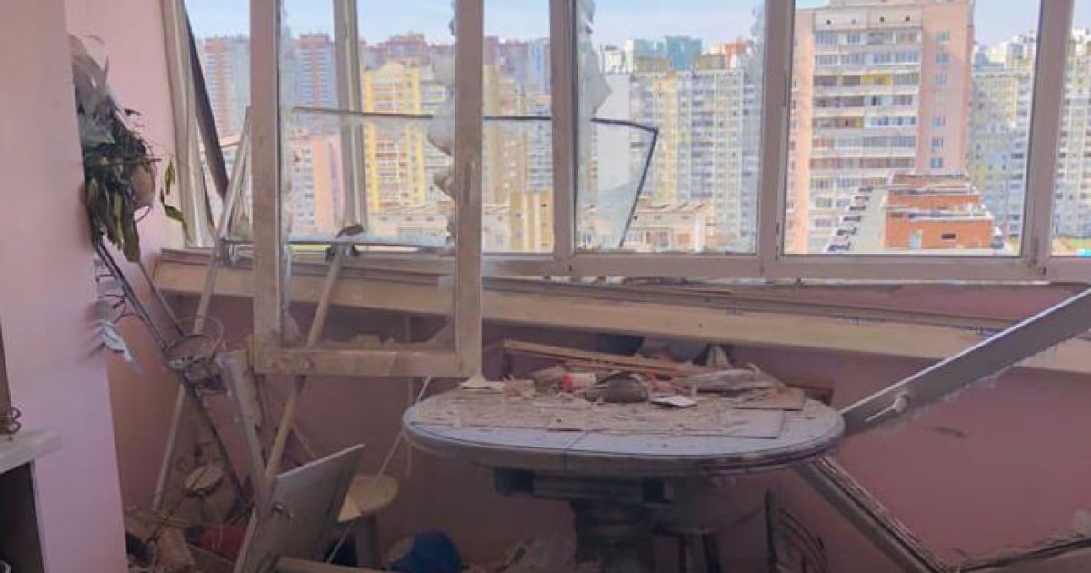 Обстріли Дарницького району Києва: внаслідок руйнування стін одного із будинків загинула місцева мешканка
