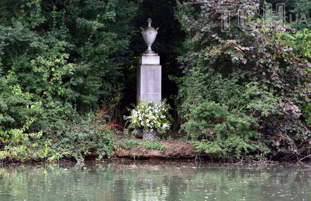 Место захоронения принцессы Дианы в поместье Элторп / © Getty Images