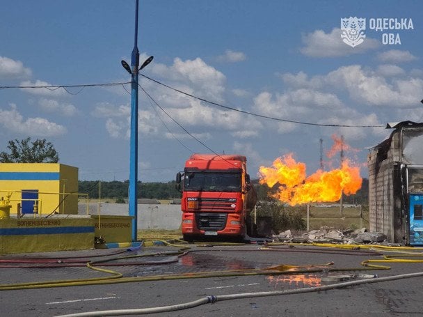 На Одещині внаслідок удару палала АЗС. / © Одеська ОВА