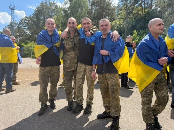 Обмін полоненими 5 червня: як Україна зустрічала звільнених з полону героїв