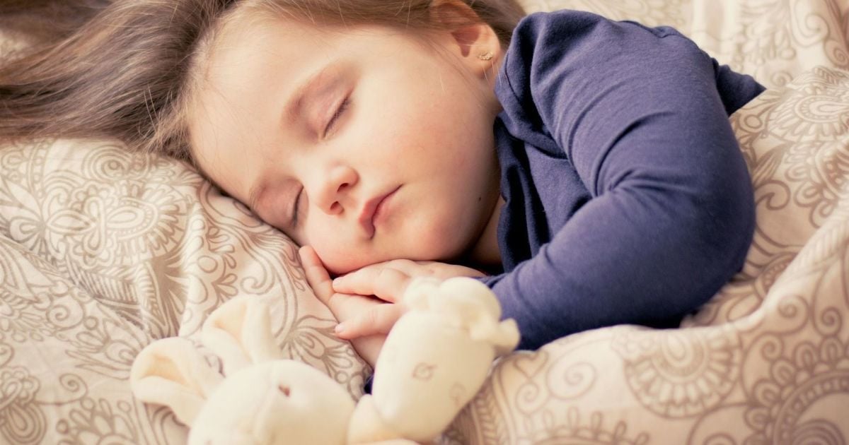 Людина спить третину життя і запам'ятовує лише половину нічних візій. Цікаві факти про сон