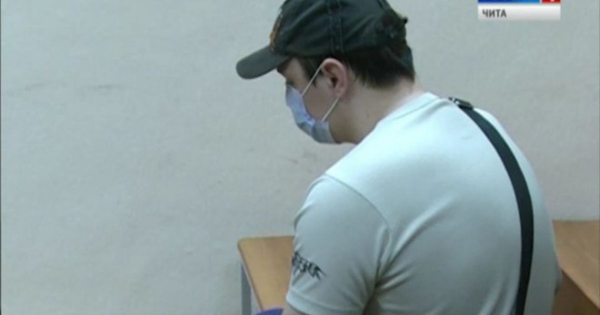 На представителей "Правого сектора" подсудимый вышел через соцсети