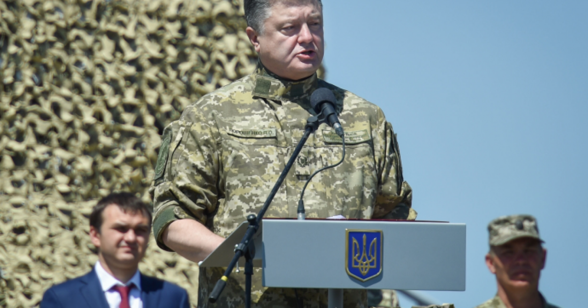 Порошенко призвал подписать соглашение о 30-км буферную зону на Донбассе