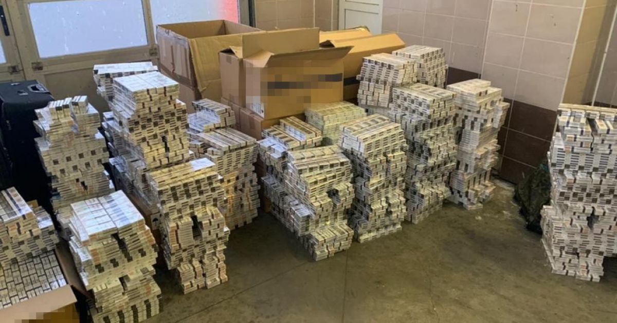 У СБУ розповіли деталі викриття відкликаних посадовців МЗС, які вивозили за кордон золото і валюту