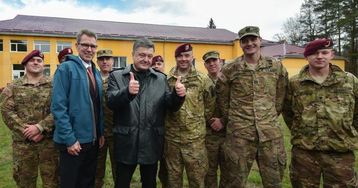 Президент України зустрівся з військовими / © Instagram/lana_vihrova
