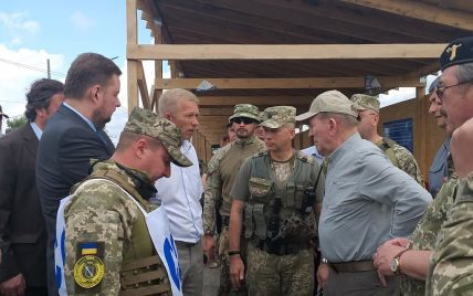 Кучма посетил Станицу Луганскую: военных и боевиков разделяют 2 км