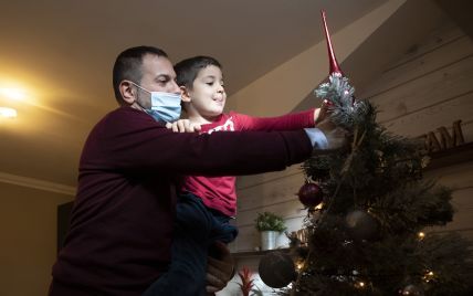 Новый год и Рождество во время пандемии COVID-19: в ЦОЗ дали советы, как безопасно провести праздники