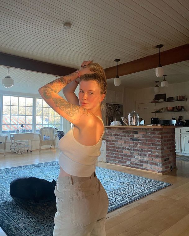  / © instagram.com/irelandbasingerbaldwin