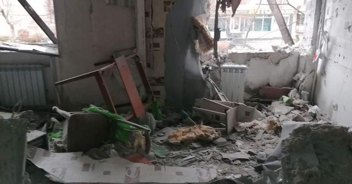 Окупанти обстрілюють Луганщину: з-під завалів вдалося врятувати п'ять осіб