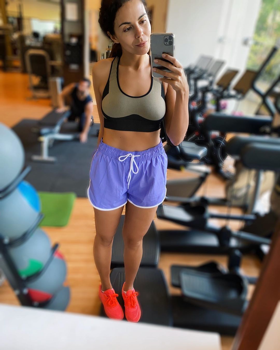 Үйдегі эротикалық күйеу мен әйел